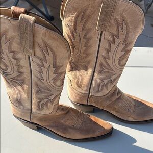 Lucchese Tan Leather Western Heeled Boots